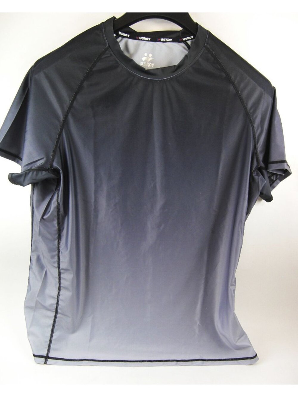 Men's Casual Gradient Tone Print Gray T- Shirt NWT size Large
